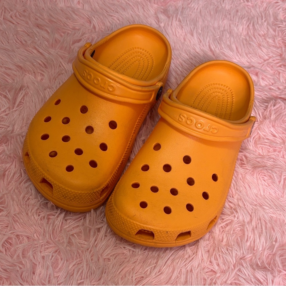 Cantaloupe/Orange Crocs Size 8 Women’s